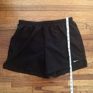 Nike Shorts (Black, size M)